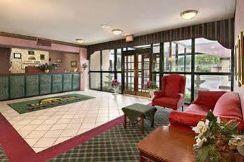Econo Lodge Эшборо Экстерьер фото