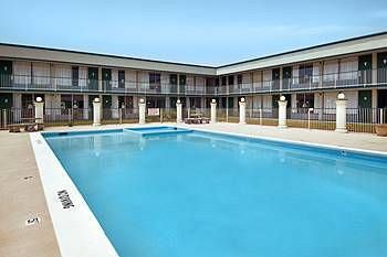 Econo Lodge Эшборо Экстерьер фото